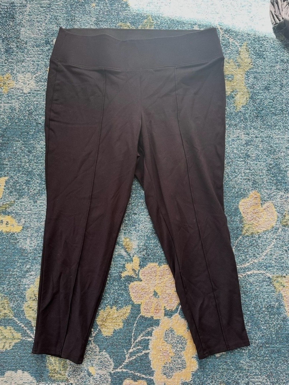 Size XL Nine West women’s black leggings with wide band and front seam